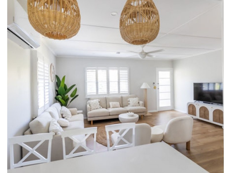 23 Station Street, Currumbin Waters QLD 4223