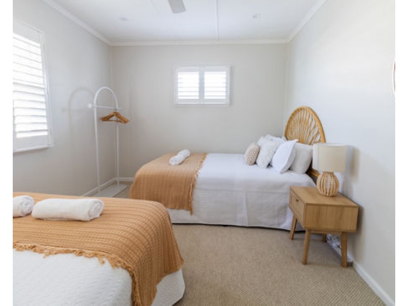 23 Station Street, Currumbin Waters QLD 4223