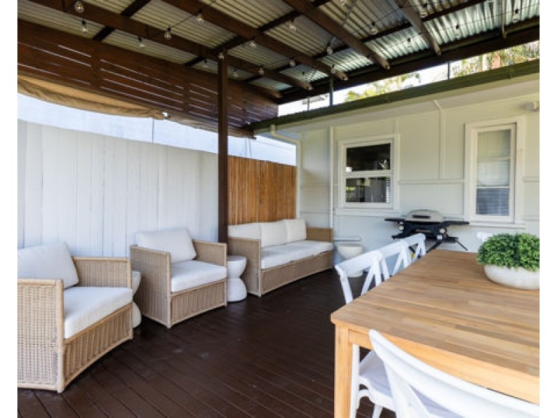 23 Station Street, Currumbin Waters QLD 4223