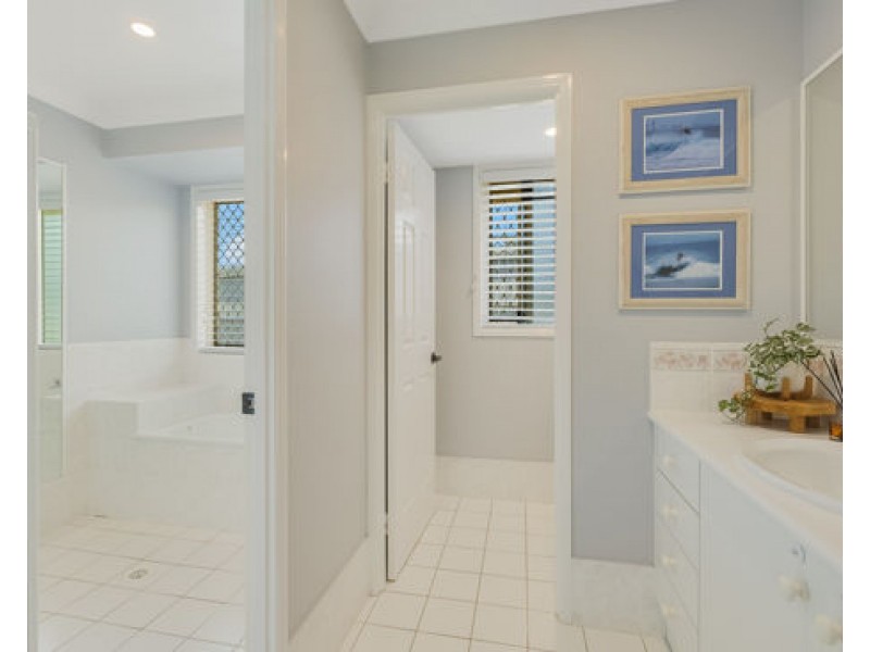 80 Glen Ayr Drive, Banora Point NSW 2486