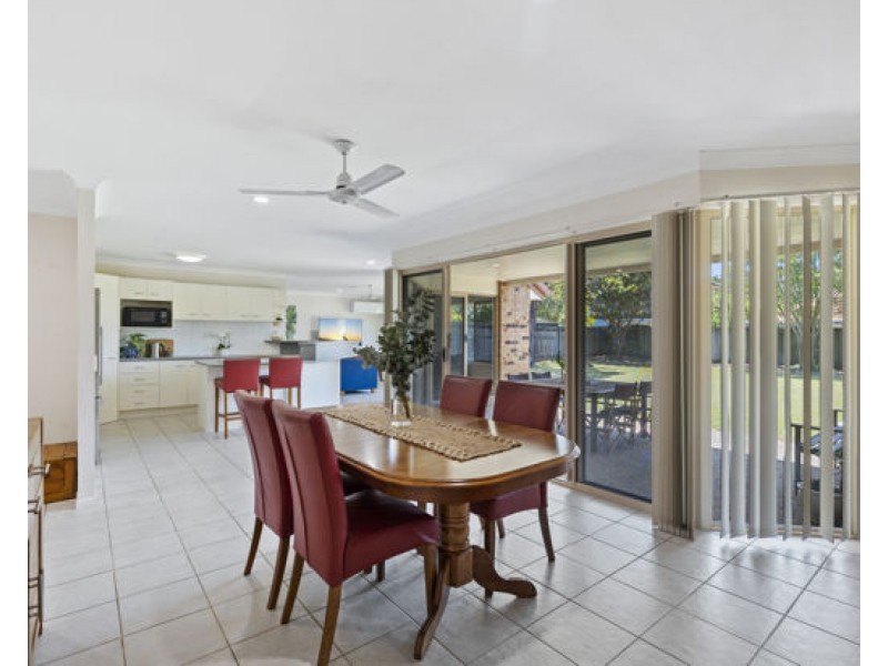 8 Brooke Close, The Gap QLD 4061