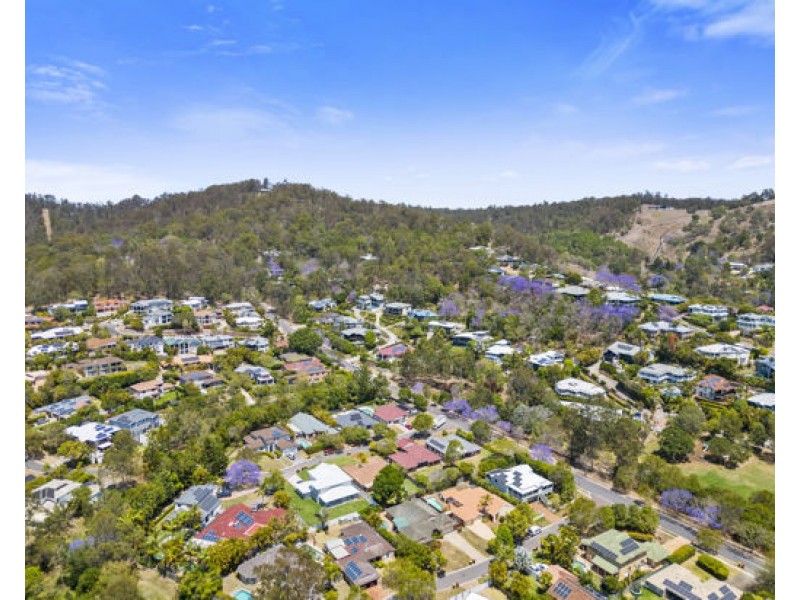 8 Brooke Close, The Gap QLD 4061
