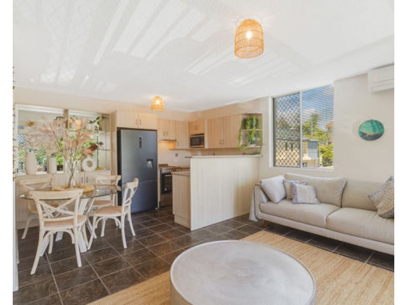 8/30 Lanham Street, Coolangatta QLD 4225