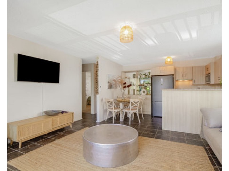 8/30 Lanham Street, Coolangatta QLD 4225