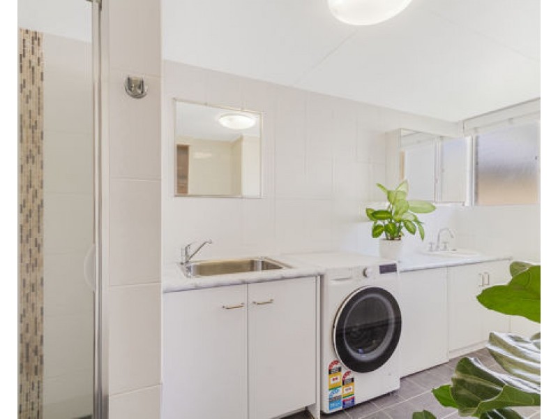 8/30 Lanham Street, Coolangatta QLD 4225