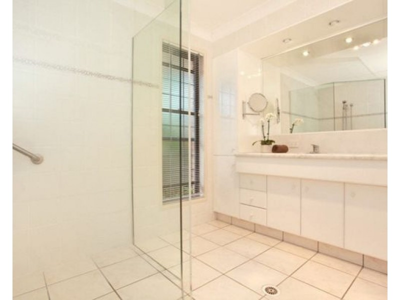 73 Guineas Creek Road, Elanora QLD 4221