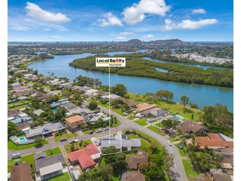 2/2 Red Bass Avenue, Tweed Heads West NSW 2485