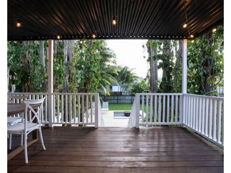 17 Boundary Street, Currumbin Waters QLD 4223