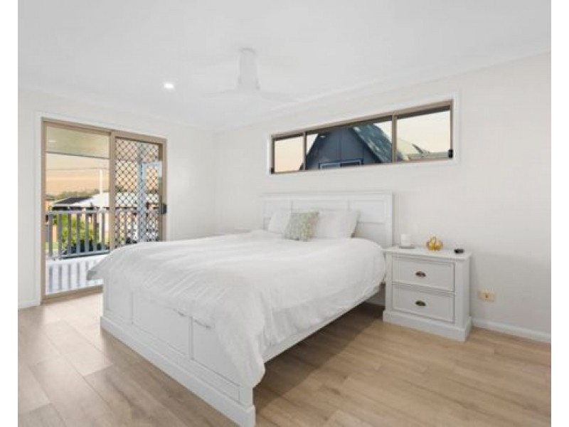 22 Sunset Boulevard, Tweed Heads West NSW 2485
