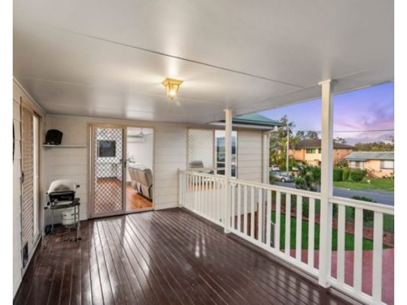22 Sunset Boulevard, Tweed Heads West NSW 2485