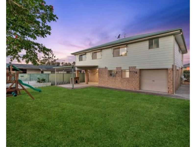 22 Sunset Boulevard, Tweed Heads West NSW 2485