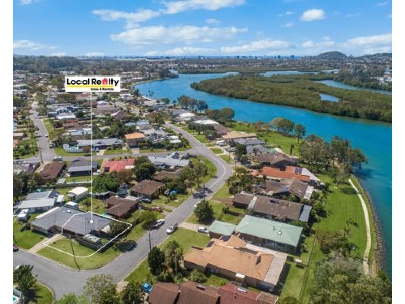 1/100 Sunset Boulevard, Tweed Heads West NSW 2485