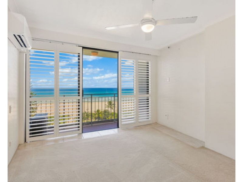 8b/973 Gold Coast Highway, Palm Beach QLD 4221