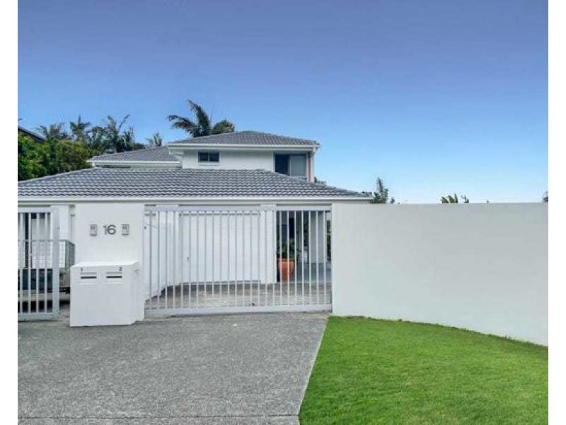 2/16 Singh Street, Tugun QLD 4224