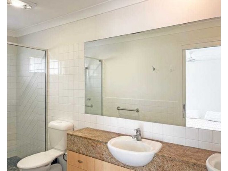 2/16 Singh Street, Tugun QLD 4224