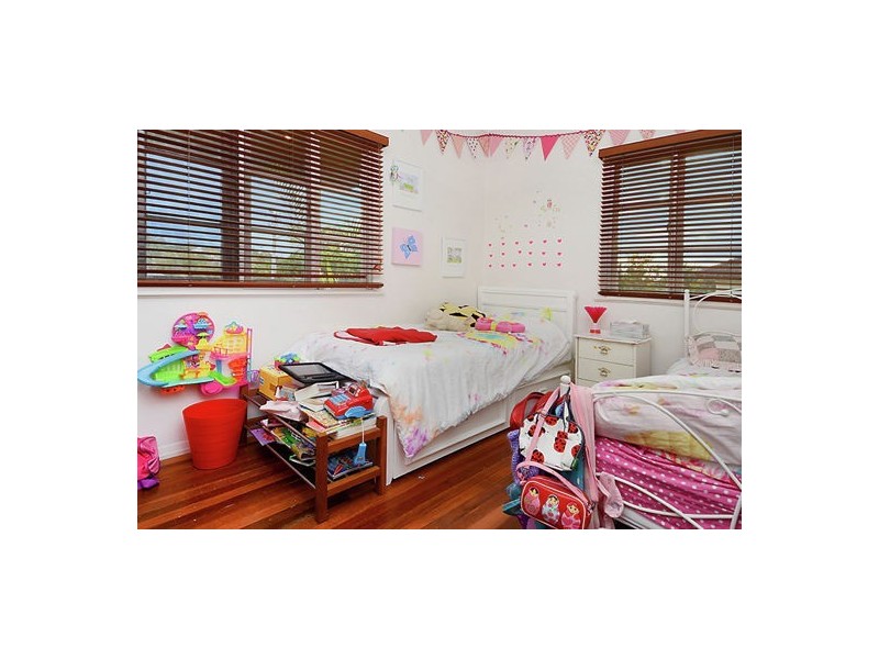 76 Layard Street, Holland Park QLD 4121