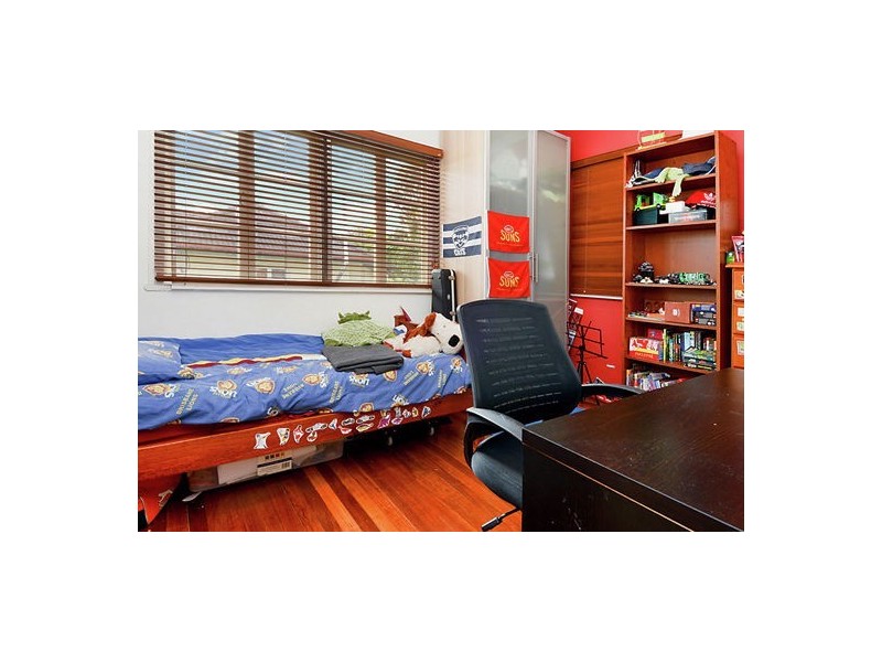 76 Layard Street, Holland Park QLD 4121