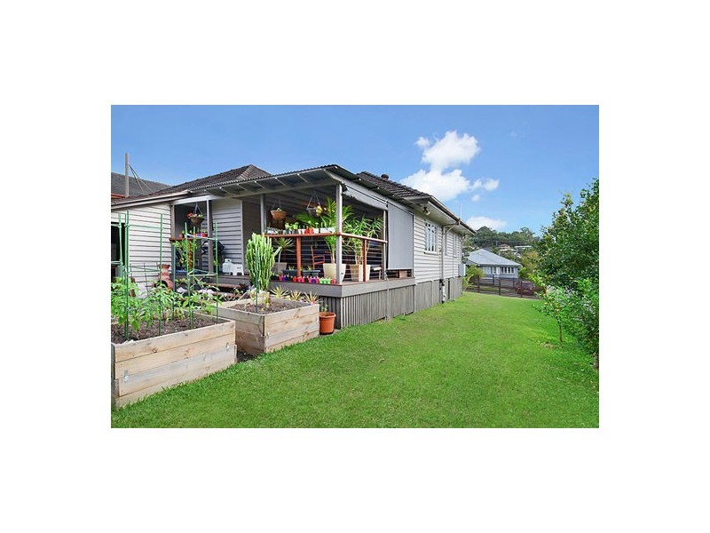 76 Layard Street, Holland Park QLD 4121