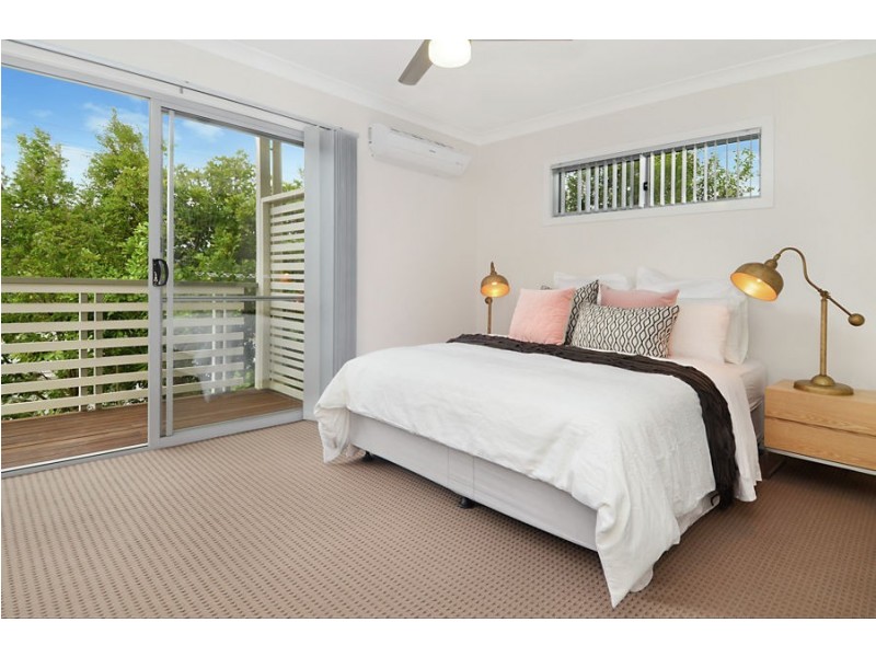 1/12 Gustavson Street, Annerley QLD 4103