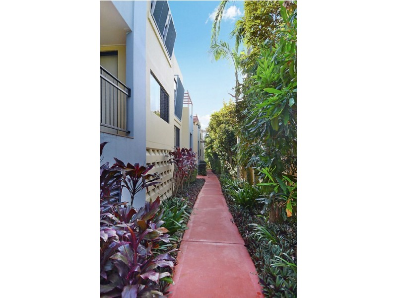 9 / 2200 Logan Road, Upper Mount Gravatt QLD 4122