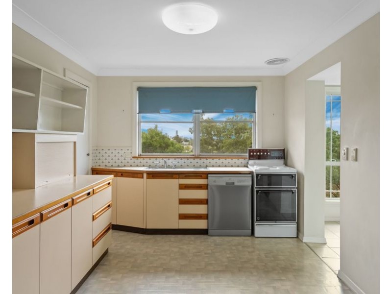 1 Wilbur St, Holland Park QLD 4121
