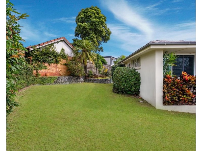 1 Wilbur St, Holland Park QLD 4121