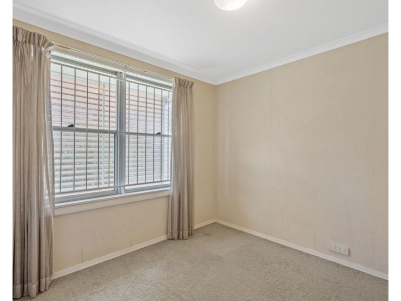 1 Wilbur St, Holland Park QLD 4121