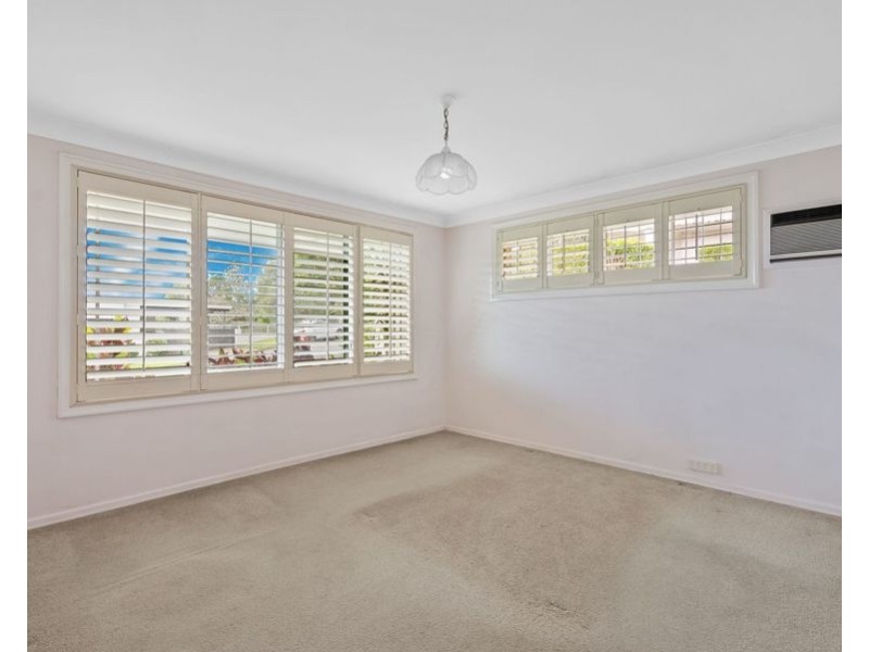 1 Wilbur St, Holland Park QLD 4121