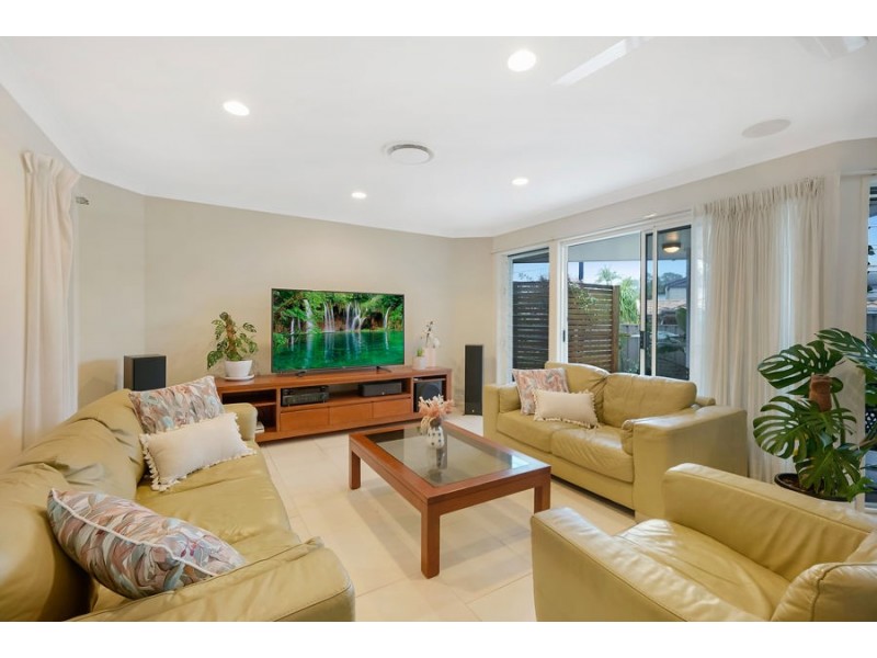 19 Turnberry Place, Carindale QLD 4152