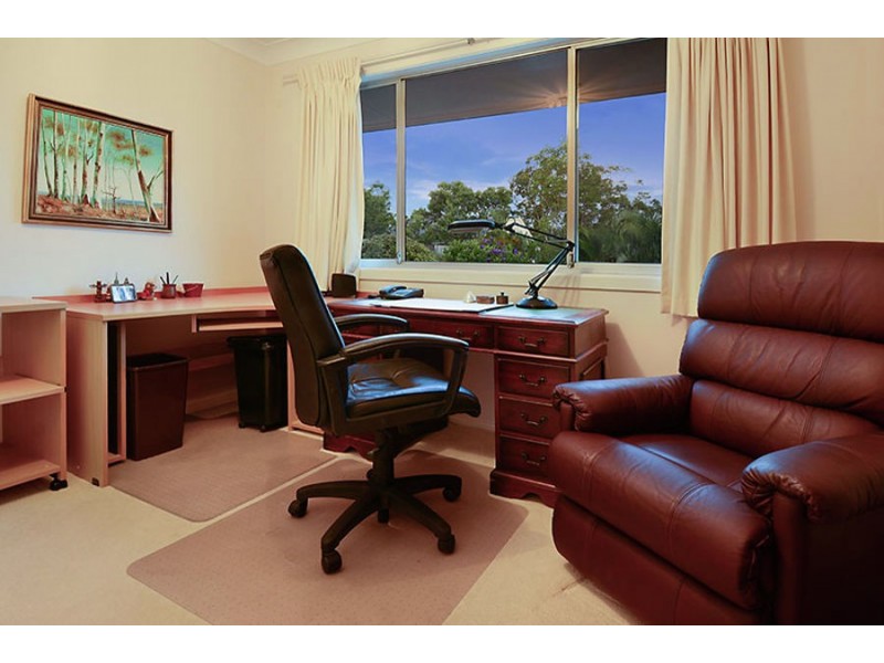 5 Kneale Street, Holland Park West QLD 4121