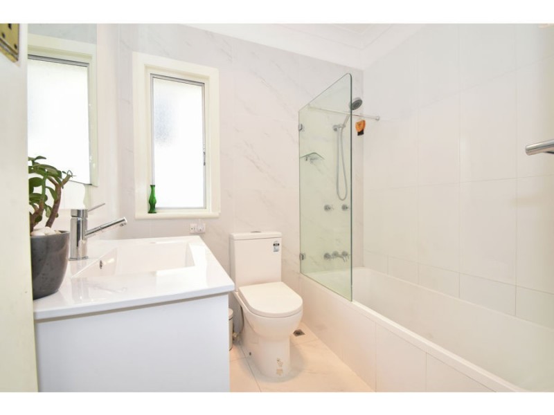 33 Balcha Street, Holland Park QLD 4121