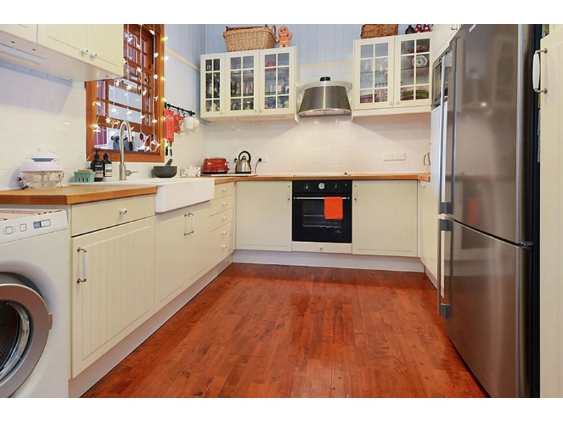 15 Young Street, Annerley QLD 4103