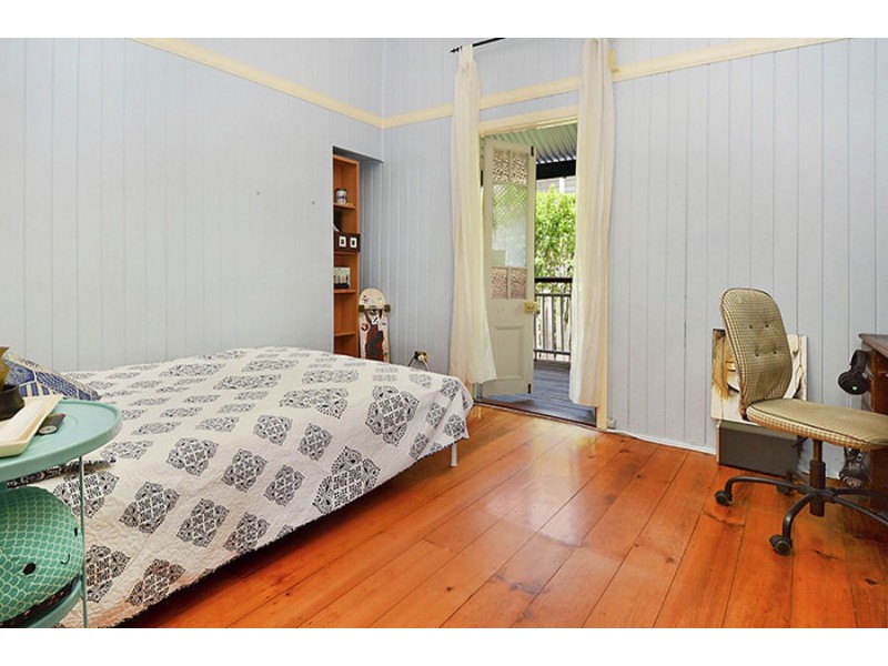 15 Young Street, Annerley QLD 4103