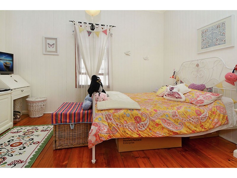 15 Young Street, Annerley QLD 4103