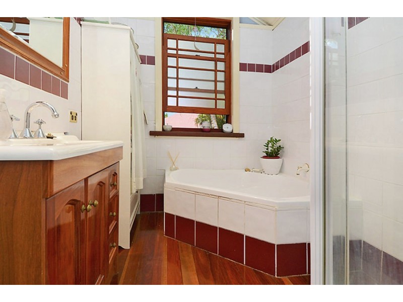 15 Young Street, Annerley QLD 4103