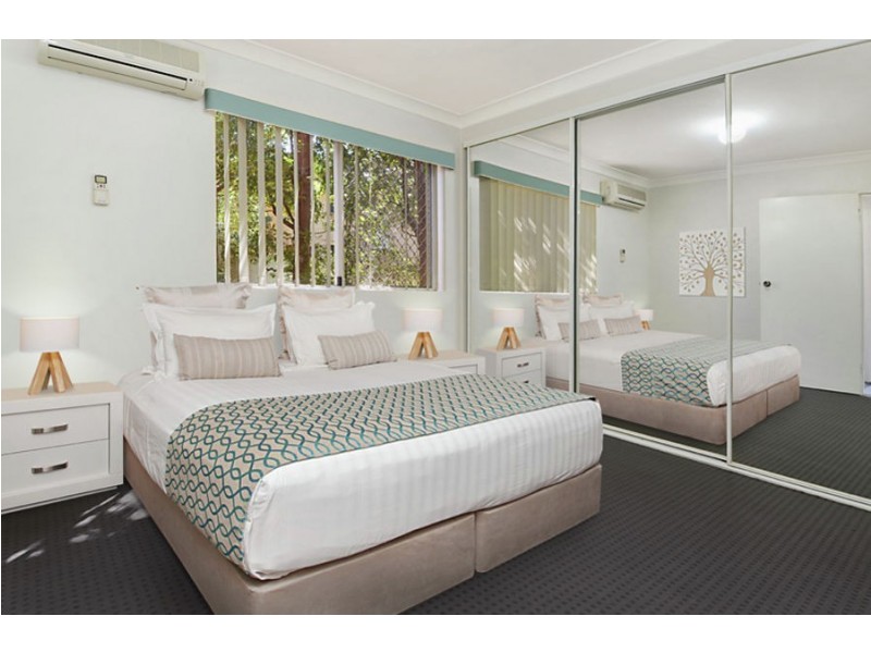 4/102 Pembroke Rd, Coorparoo QLD 4151