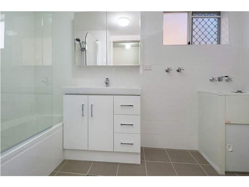 4/102 Pembroke Rd, Coorparoo QLD 4151