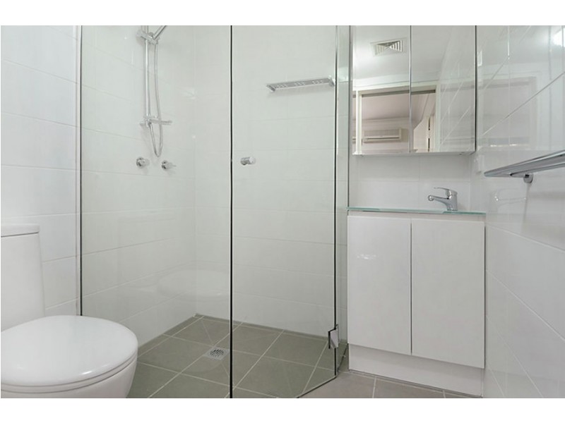 4/102 Pembroke Rd, Coorparoo QLD 4151