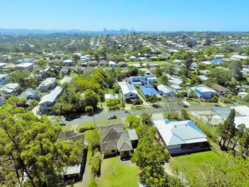 26 Palm Avenue, Holland Park West QLD 4121