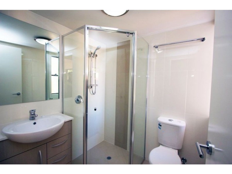 2 / 43 Victor Street, Holland Park QLD 4121