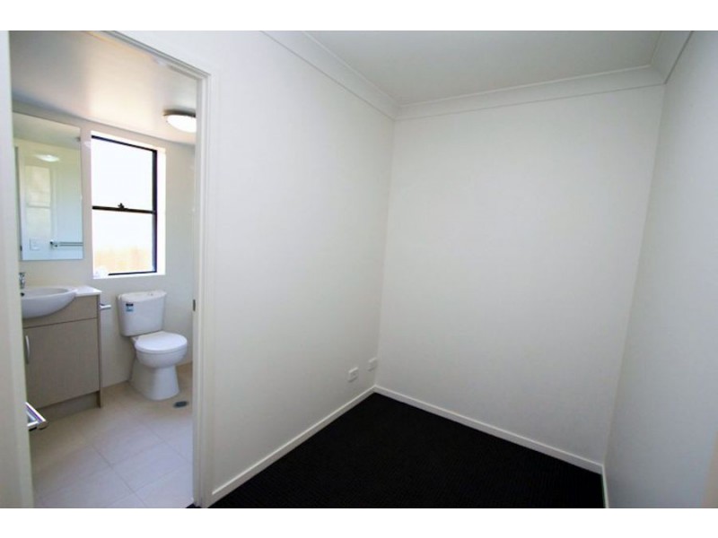 2 / 43 Victor Street, Holland Park QLD 4121