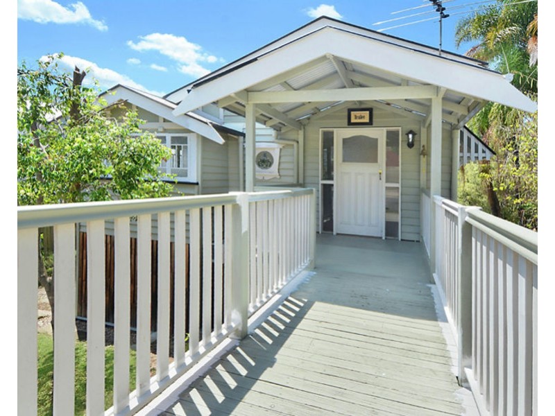 63 Pembroke Road, Coorparoo QLD 4151