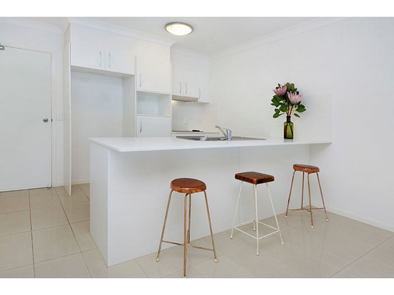 2 / 43 Victor Street, Holland Park QLD 4121