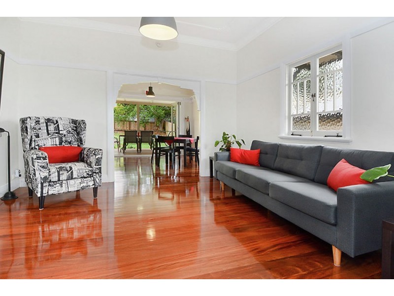 1091 Logan Road, Holland Park West QLD 4121