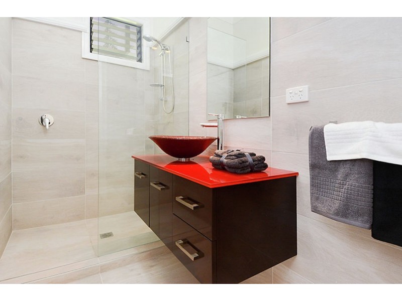 1091 Logan Road, Holland Park West QLD 4121