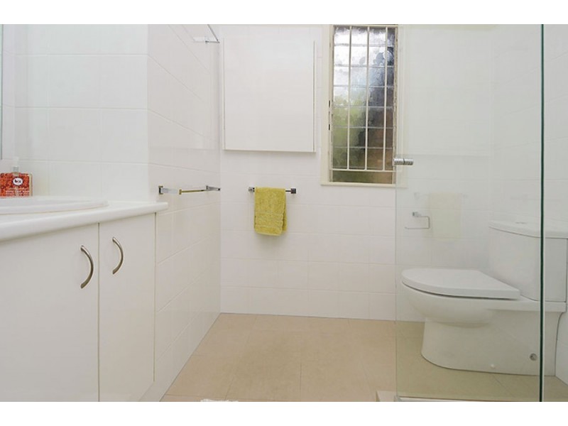 112 Layard Street, Holland Park QLD 4121