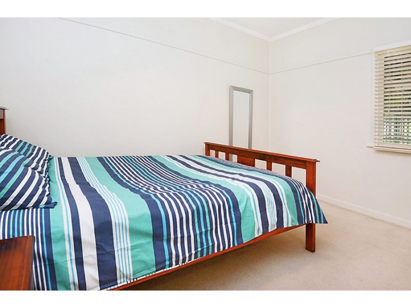 112 Layard Street, Holland Park QLD 4121