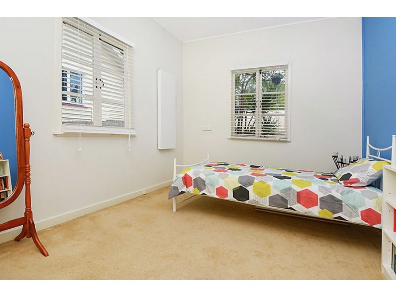 112 Layard Street, Holland Park QLD 4121