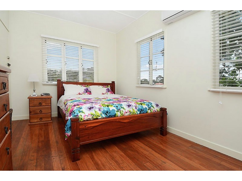 112 Layard Street, Holland Park QLD 4121