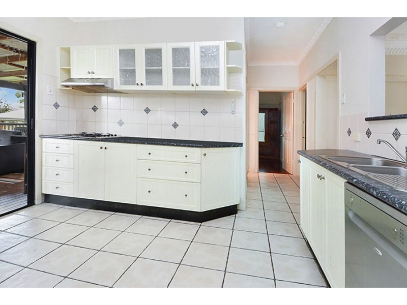 115 Railway Parade, Norman Park QLD 4170